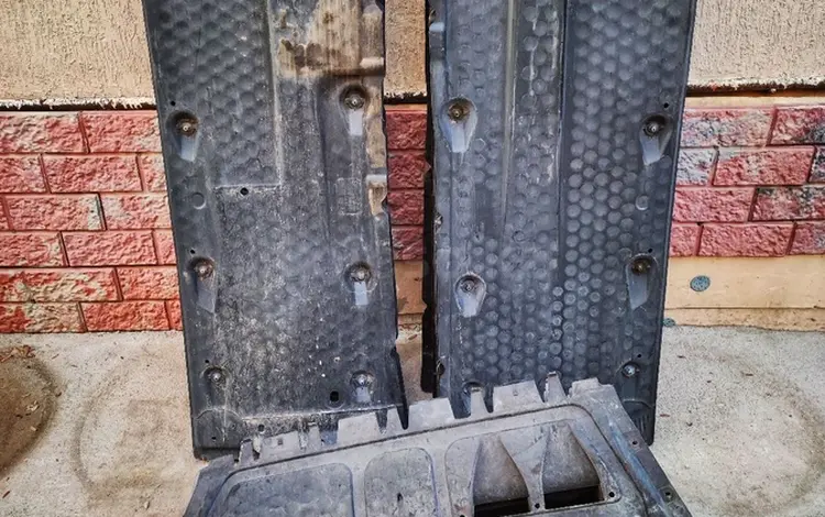 Защита двигателя порог за 10 000 тг. в Алматы