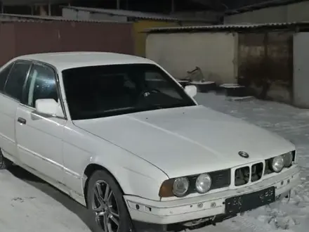 BMW 525 1993 года за 900 000 тг. в Алматы – фото 3