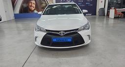 Toyota Camry 2015 года за 7 420 000 тг. в Караганда – фото 2