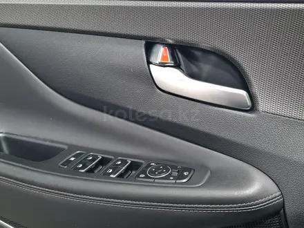 Hyundai Santa Fe 2020 года за 12 190 000 тг. в Алматы – фото 12
