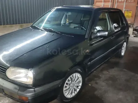 Volkswagen Golf 1993 года за 1 200 000 тг. в Есик – фото 3