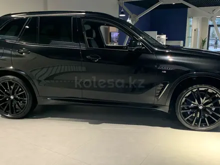 BMW X5 XDrive 40i 2024 года за 62 800 000 тг. в Костанай – фото 2