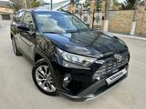 Toyota RAV4 2020 года за 15 700 000 тг. в Астана – фото 4