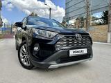 Toyota RAV4 2020 года за 15 500 000 тг. в Астана – фото 2