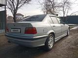 BMW 328 1997 года за 2 100 000 тг. в Алматы – фото 4