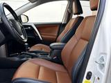 Toyota RAV4 2018 года за 9 200 000 тг. в Актау – фото 3