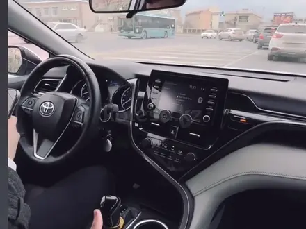 Toyota Camry 2021 года за 12 000 000 тг. в Актау – фото 5