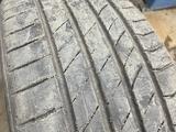 Комплект родных летних шин корейского производства 225/45 R17 за 65 000 тг. в Астана – фото 3