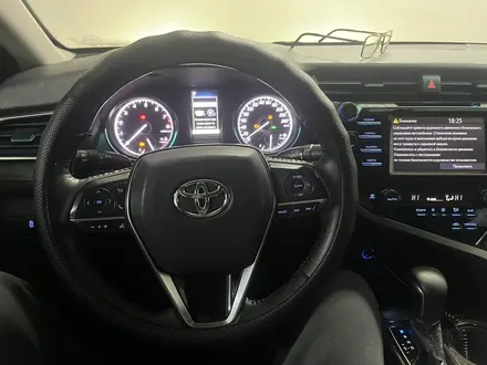 Toyota Camry 2018 года за 10 500 000 тг. в Павлодар – фото 2