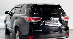 Toyota Highlander 2014 года за 13 990 000 тг. в Астана – фото 2