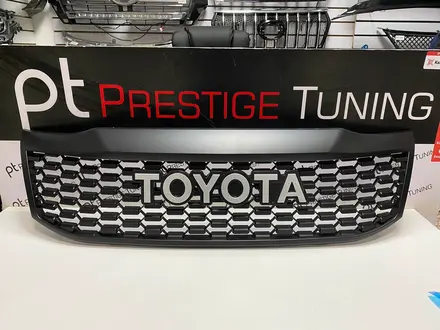 Решетка Exclusive на Toyota Hilux/Vigo 2012-15 (Черный цвет) за 45 000 тг. в Астана