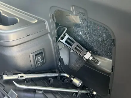 Mitsubishi Outlander 2022 года за 13 950 000 тг. в Алматы – фото 93