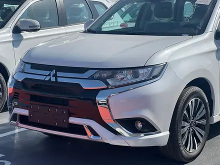 Mitsubishi Outlander 2022 года за 13 950 000 тг. в Алматы – фото 3
