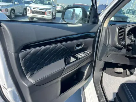 Mitsubishi Outlander 2022 года за 13 950 000 тг. в Алматы – фото 6