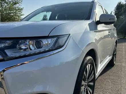 Mitsubishi Outlander 2022 года за 13 950 000 тг. в Алматы – фото 25