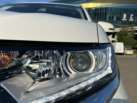 Mitsubishi Outlander 2022 года за 13 950 000 тг. в Алматы – фото 34