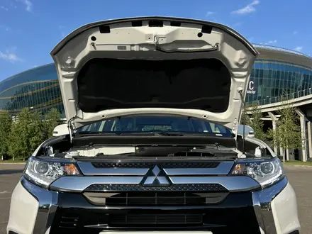 Mitsubishi Outlander 2022 года за 13 950 000 тг. в Алматы – фото 37