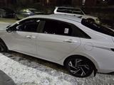 Hyundai Elantra 2024 годаfor9 800 000 тг. в Алматы – фото 4