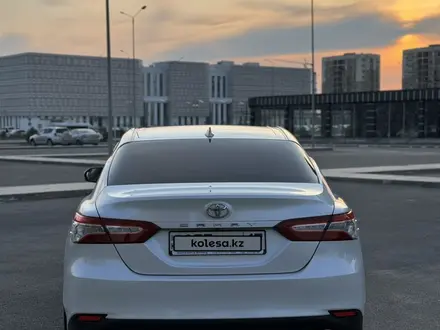 Toyota Camry 2018 года за 14 500 000 тг. в Туркестан – фото 3