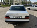 Mercedes-Benz E 230 1993 года за 2 300 000 тг. в Алматы – фото 4