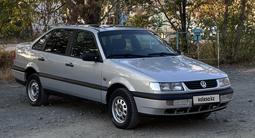 Volkswagen Passat 1995 года за 1 540 000 тг. в Актобе – фото 5