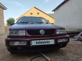 Volkswagen Passat 1994 годаүшін1 500 000 тг. в Актау