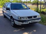 Volkswagen Passat 1995 года за 1 300 000 тг. в Алматы – фото 2