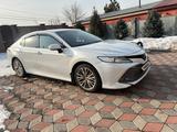 Toyota Camry 2020 годаfor15 700 000 тг. в Алматы – фото 2