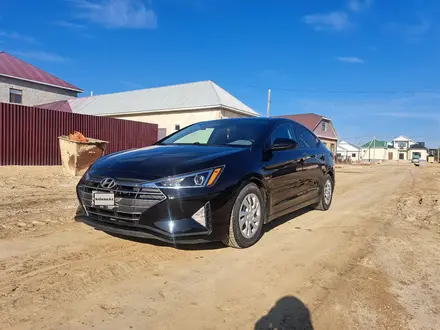 Hyundai Elantra 2019 года за 6 000 000 тг. в Айтеке би