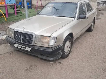 Mercedes-Benz E 260 1988 года за 800 000 тг. в Караганда