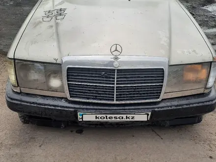 Mercedes-Benz E 260 1988 года за 800 000 тг. в Караганда – фото 3