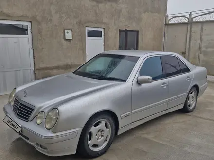 Mercedes-Benz E 320 2001 года за 5 000 000 тг. в Шымкент – фото 3