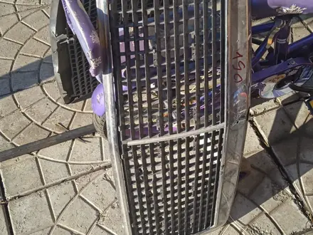Решётка радиатора mercedes 190 за 10 000 тг. в Костанай – фото 2