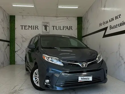 Toyota Sienna 2016 года за 15 500 000 тг. в Шымкент