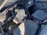 Mercedes-Benz E 220 1993 года за 950 000 тг. в Жезказган – фото 5