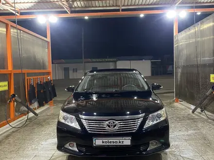 Toyota Camry 2013 года за 8 000 000 тг. в Атырау – фото 3