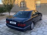 Mercedes-Benz E 320 2001 годаүшін4 000 000 тг. в Жанаозен – фото 2