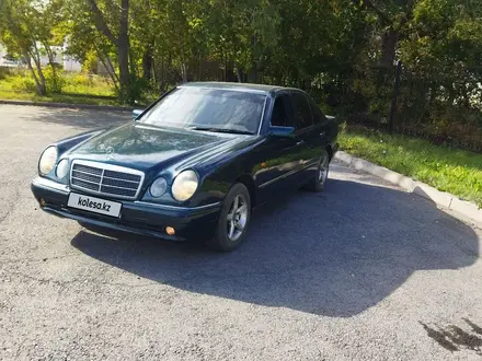 Mercedes-Benz E 200 1996 года за 2 500 000 тг. в Караганда