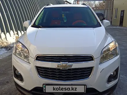 Chevrolet Tracker 2014 года за 6 200 000 тг. в Уральск – фото 2