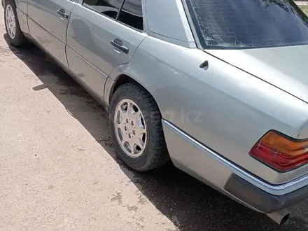 Mercedes-Benz E 230 1989 годаүшін1 300 000 тг. в Сарыозек – фото 4