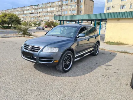 Volkswagen Touareg 2005 года за 4 500 000 тг. в Актау – фото 7