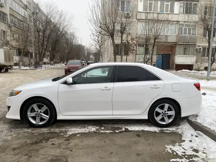 Toyota Camry 2013 года за 7 200 000 тг. в Актобе – фото 9