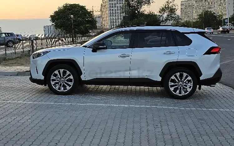 Toyota RAV4 2020 года за 19 800 000 тг. в Актау