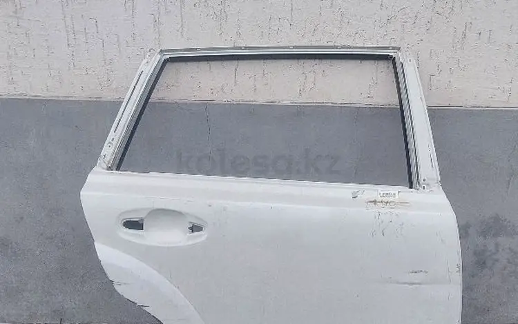 Дверь задняя правая субару оутбэк за 30 000 тг. в Астана