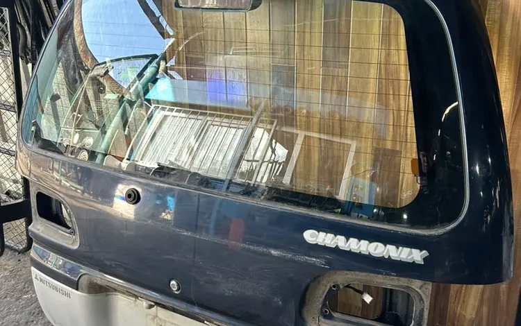 Крышка багажника делика за 55 000 тг. в Алматы