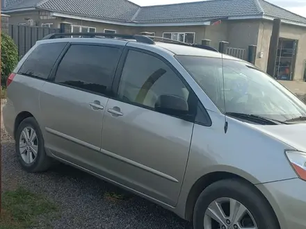 Toyota Sienna 2008 года за 7 500 000 тг. в Атырау – фото 4