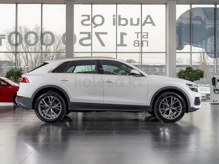 Audi Q8 2023 года за 43 070 000 тг. в Алматы – фото 4