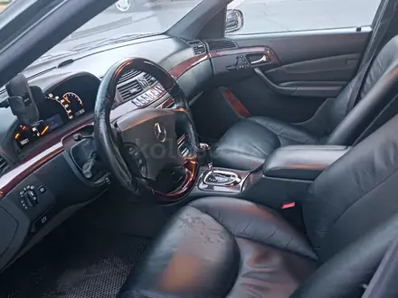 Mercedes-Benz S 320 2000 года за 5 000 000 тг. в Шымкент – фото 13