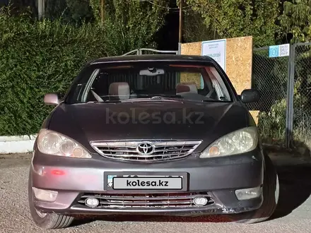 Toyota Camry 2005 года за 4 500 000 тг. в Актобе – фото 12