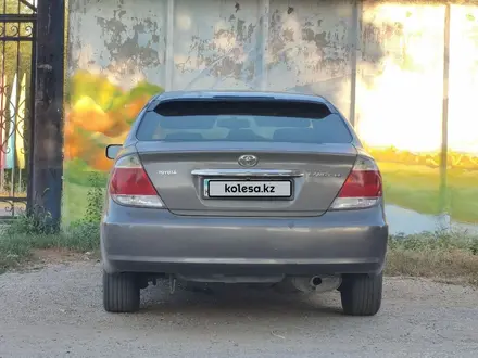 Toyota Camry 2005 года за 4 500 000 тг. в Актобе – фото 6
